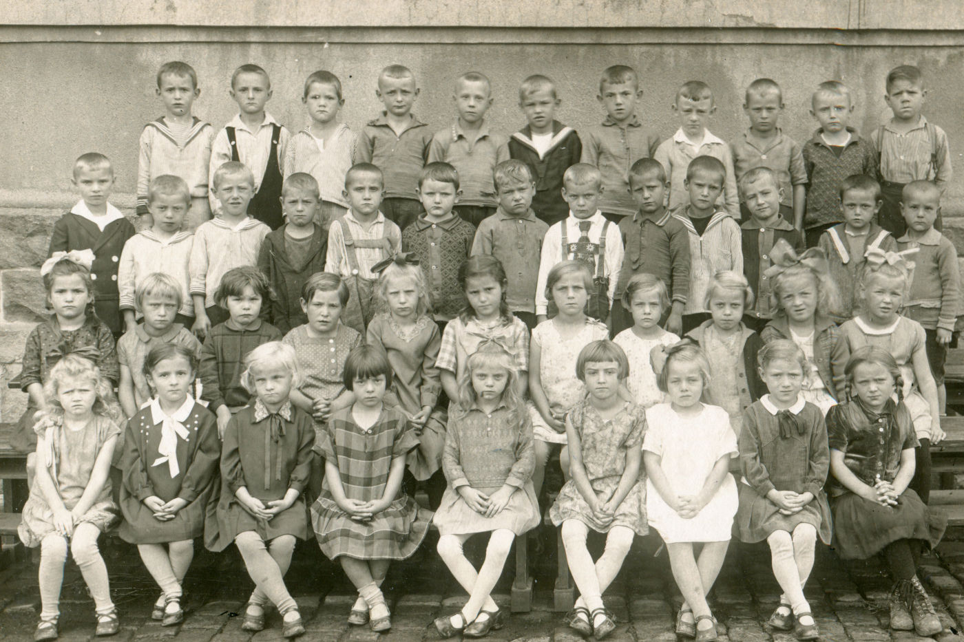 Oberkaufunger Schulanfängerinnen und Schulanfänger, Frühjahr 1929