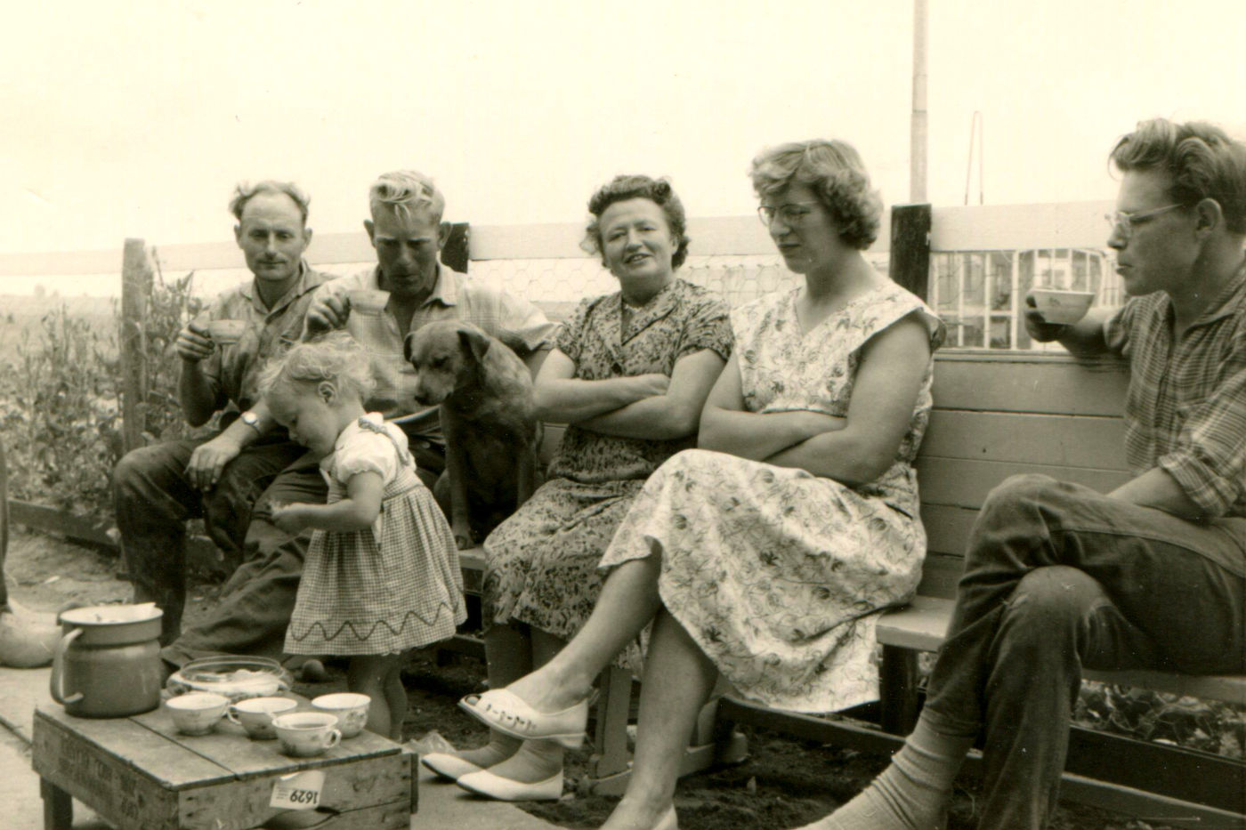 Daheim in Portugaal: Maarten Z. mit seiner Familie, etwa 1947